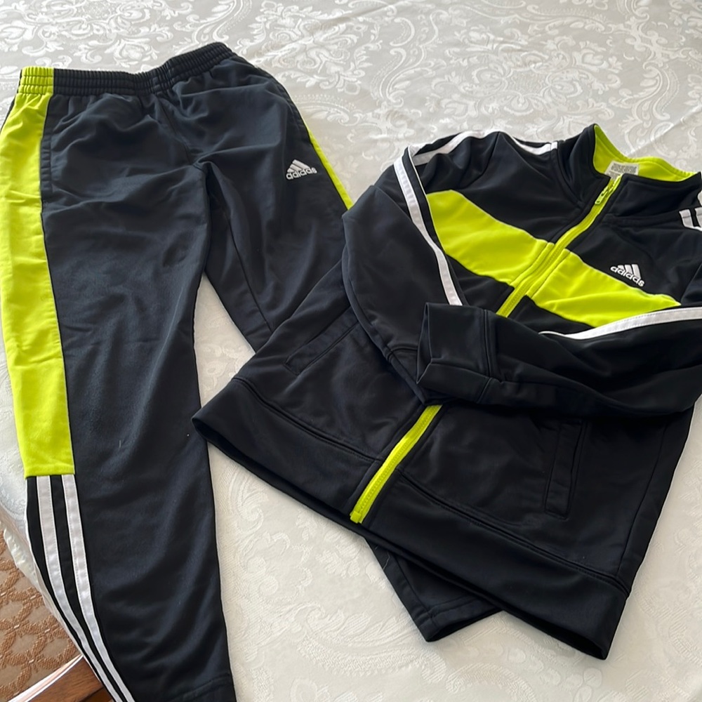 Adidas two piece set in black/green size 7